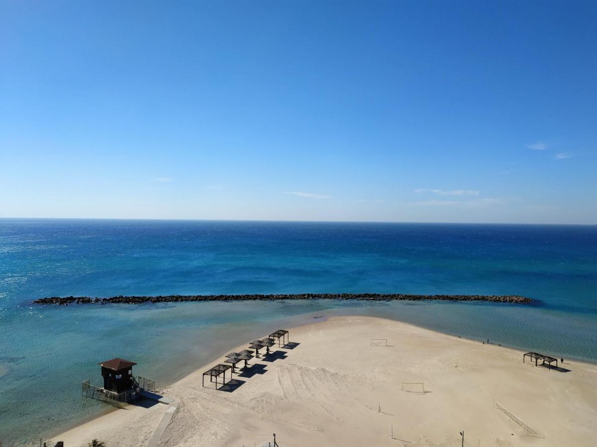 בניין אלמוג - מגדל הים Apartment ไฮฟา ภายนอก รูปภาพ