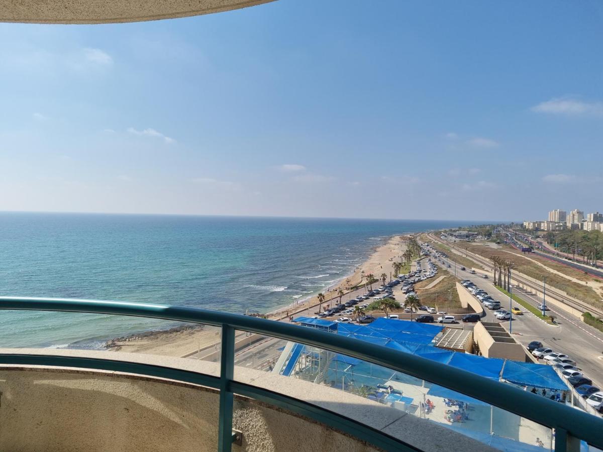 בניין אלמוג - מגדל הים Apartment ไฮฟา ภายนอก รูปภาพ